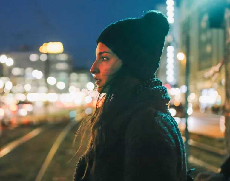 homeless teen girl outside | Covenant House - Donate now