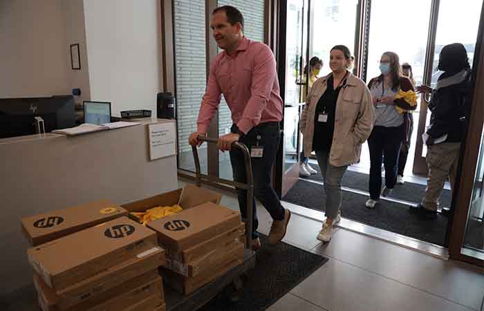 laptop delivery at Covenant House New York
