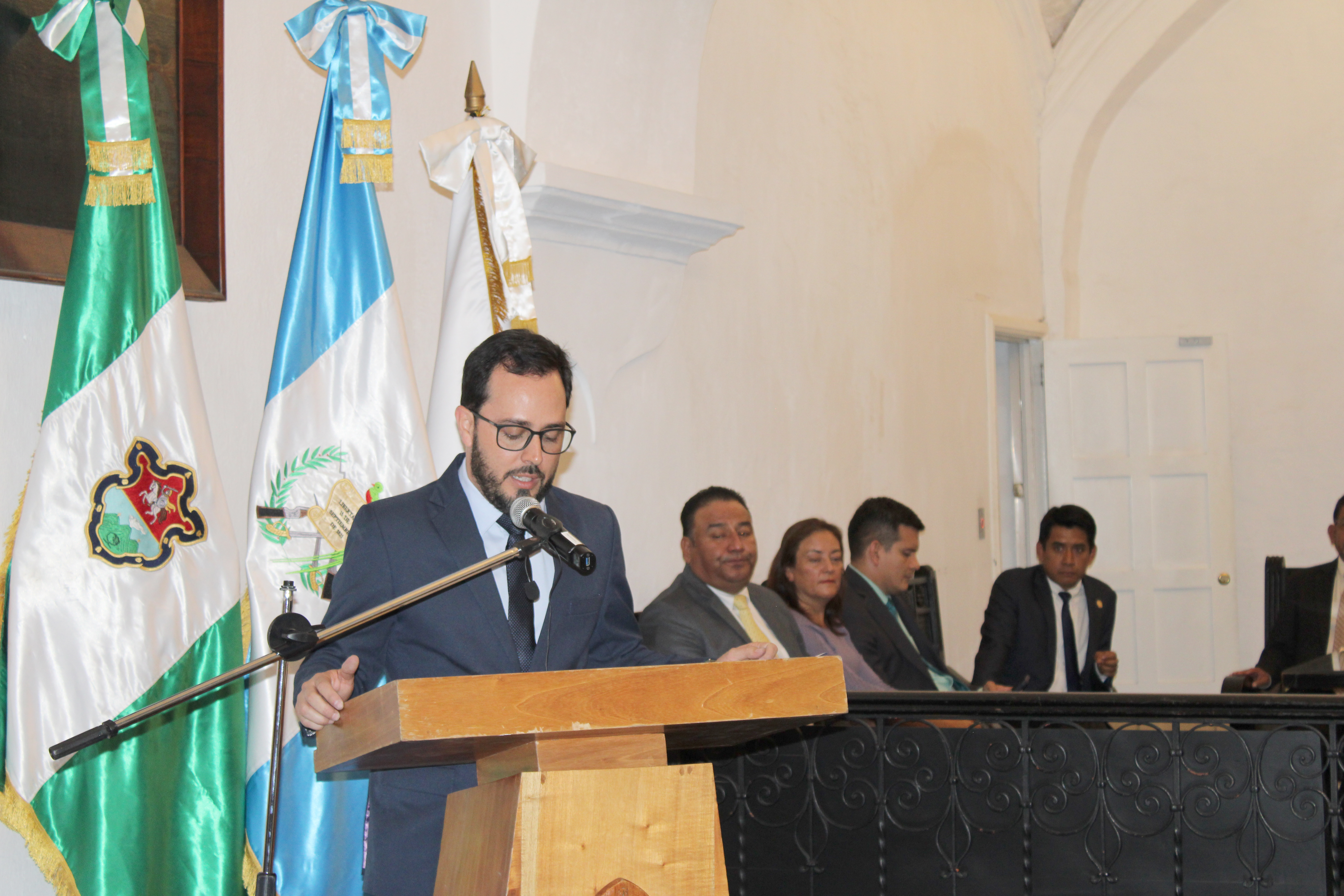 Mayor Juan Manuel Asturias Sueiras of Antigua, Guatemala, addresses the municipal council, guests, and Distinguished Visitor Andrew Bustillo during a ceremony at the city's Municipal Palace, April 9, 2026.