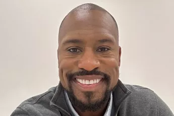 Vernon Davis, Former NFL Player - Youth Homelessness Awareness Month | Covenant House 