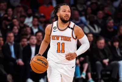 NY Knicks player Jalen Brunson playing basketball | Covenant House