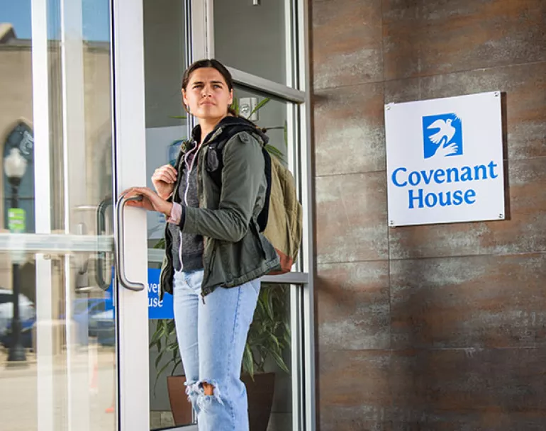 Homeless teen entering homeless shelter | Covenant House - Donate today